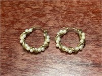 10k Gold Hoop Pearls Pair of Earrings