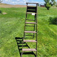 Really Nice 6' Wooden Step Ladder