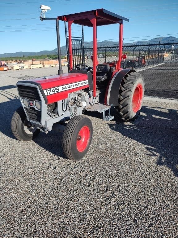Massey Ferguson 174s Tractor