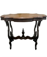 Victorian walnut Parlor Table with turtle shaped