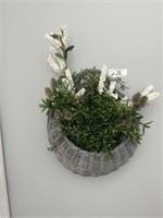 Hanging Basket and Floral Wall Décor