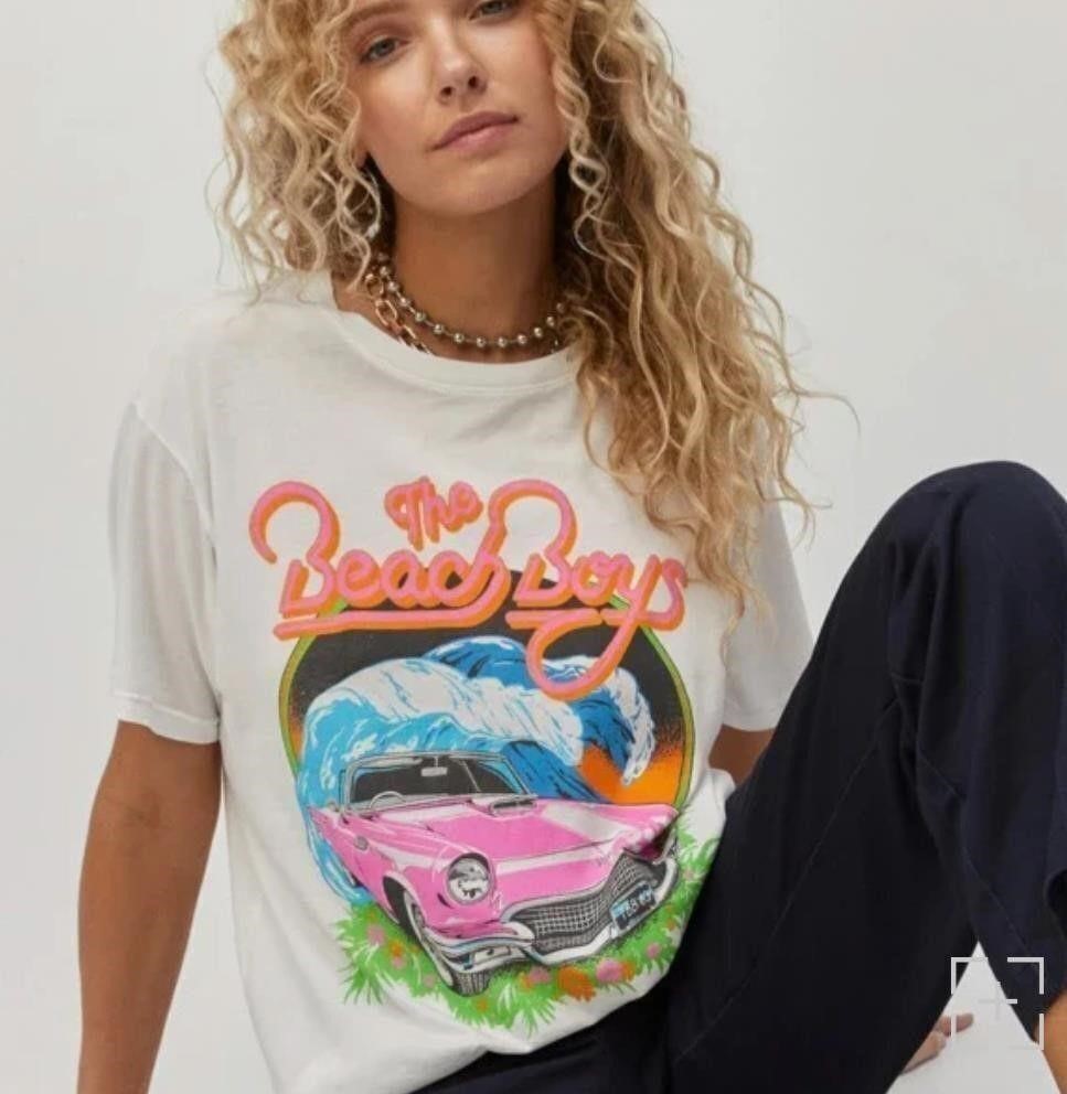 $20-SIZE XS THE BEACH BOYS CASUAL T-SHIRT