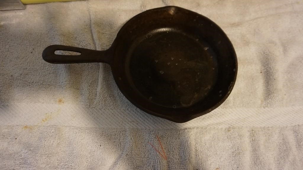 Vintage Frying Pan #1 Made in Taiwan