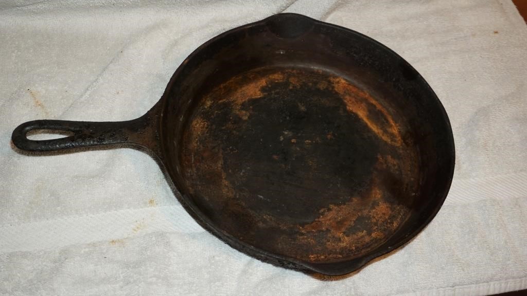 Vintage Griswald Cast Iron Pan #8