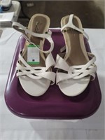 Size 10 - Ladies Shoes W/Container