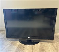 HDMI LG Flat Screen TV