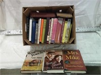 ASSORTMENT VINTAGE HARDBACK BOOKS