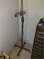 Magnifying Lamp On Wheels