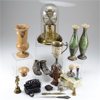 Tray of decorative wares