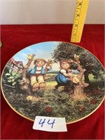 VINTAGE HUMMEL PLATE