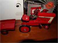 IH  806 Peddle replaca  Farm toy museum