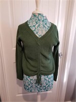 *NEW*--LADIES SWEATER--SIZE MEDIUM--RETAIL $15