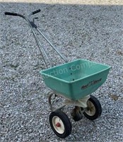 Push Fertilizer / Seed Spreader