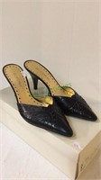 New ladies BCB girls slip on heels size 5.   1878