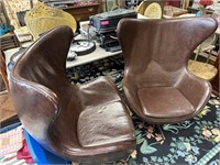 PAIR OF ARNE JACOBSEN MID CENTURY STYLE EGG CHAIRS
