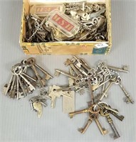 Group antique cabinet keys, skeleton keys,