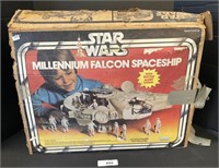 Star Wars Millennium Falcon Spaceship.