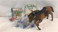 Horse w Kids Cubes w/ Charlottes Web V12E