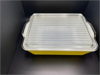 Yellow Pyrex storage with lid 7 x 9