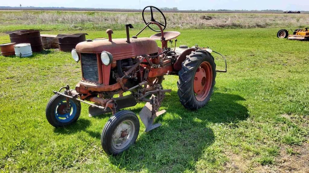Allis Chalmers Tractor*O/S