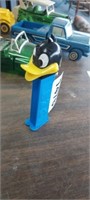 DONALD DUCK PEZ DISPENSER