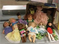 Collection of Vintage Assorted Dolls