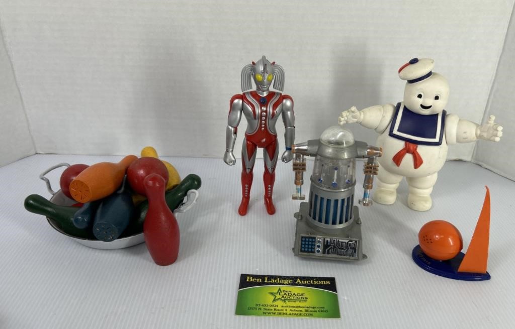 Ghostbusters Figure, Ultraman Figure, and More