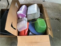 Box of plastic containers & lids