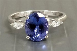 18K white gold ring set with approx. 2 ct