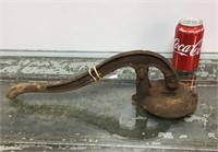 Vtg. cast iron water pump lever