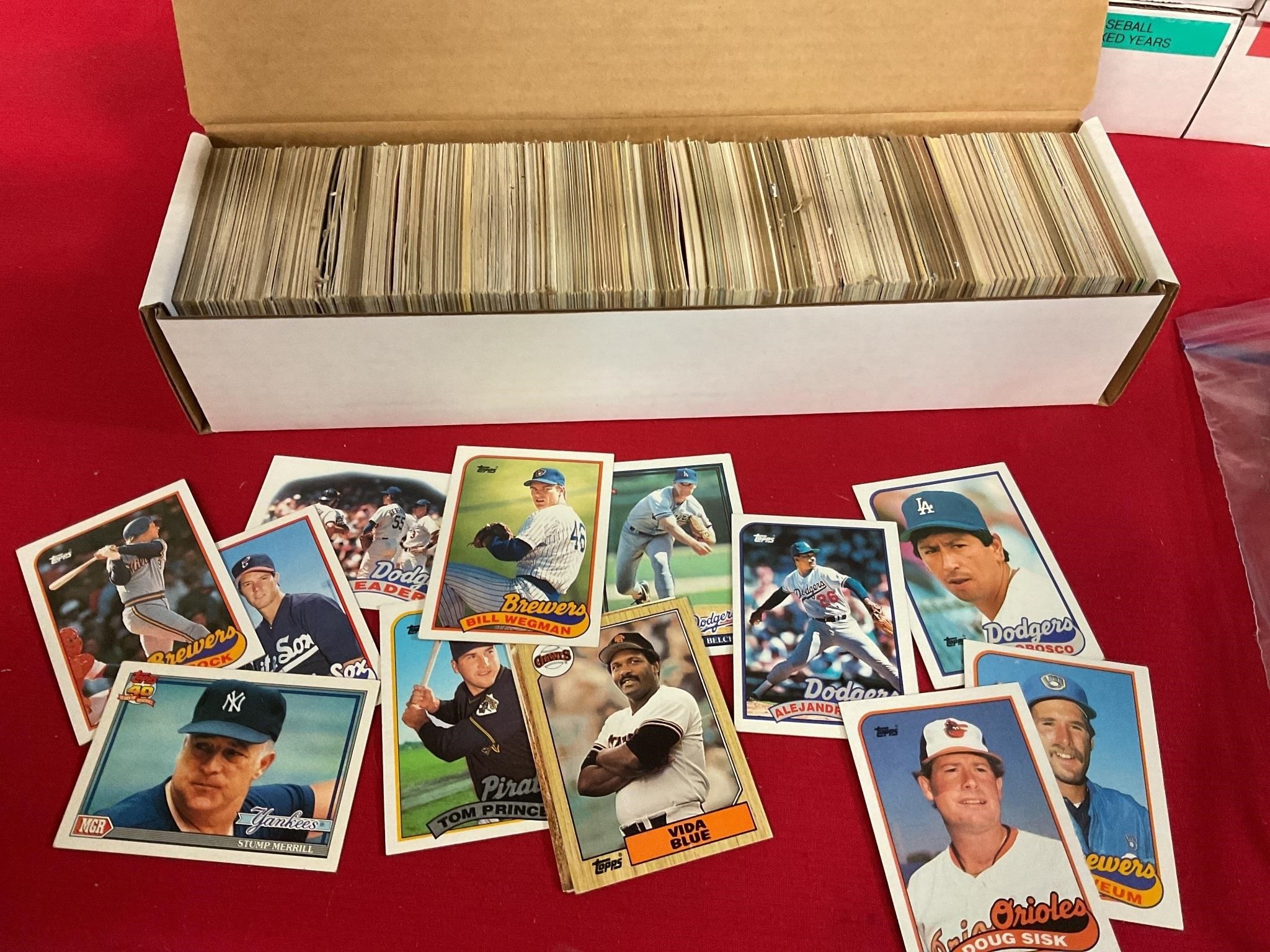 Mixed baseball cards assorted years