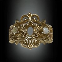 10k Yellow Gold Ring w/ Side Stones-Center Stone