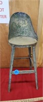 31 INCH TALL VINTAGE  METAL STOOL CHAIR