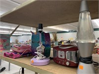 Lava lamp and toy lot