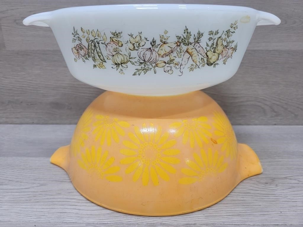 Pyrex Bowl & Anchor Hocking Casserole Dish