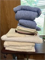 4 NICE HEAVY WHITE TOWELS AND LOTS OF HAND TOWELS