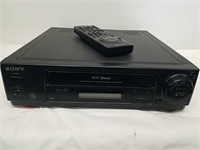 Vintage Sony VHS player with remote untested