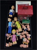Small figurines and collectible ornaments