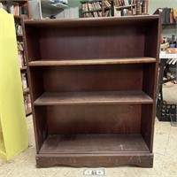 Dark wood bookcase (TR)