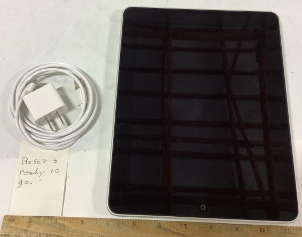 Apple IPad 16GB-reset and ready to go