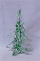 Art glass Christmas tree w/ polished bottom,