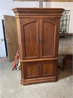 Armoire for TV