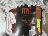 3 BEDDING: 2 SEALY COOLING GEL PILLOWS & FRYE ARCT