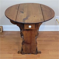 Vtg Round Drop Leaf Table- 31"W 25"T