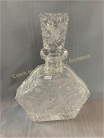Crystal decanter, Carafe en cristal, 11" x 7.5"