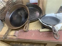 MIX CAST RION FRYING PANS