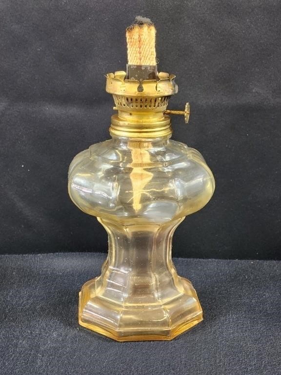 VINTAGE OIL LAMP (MISSING CHIMNEY)