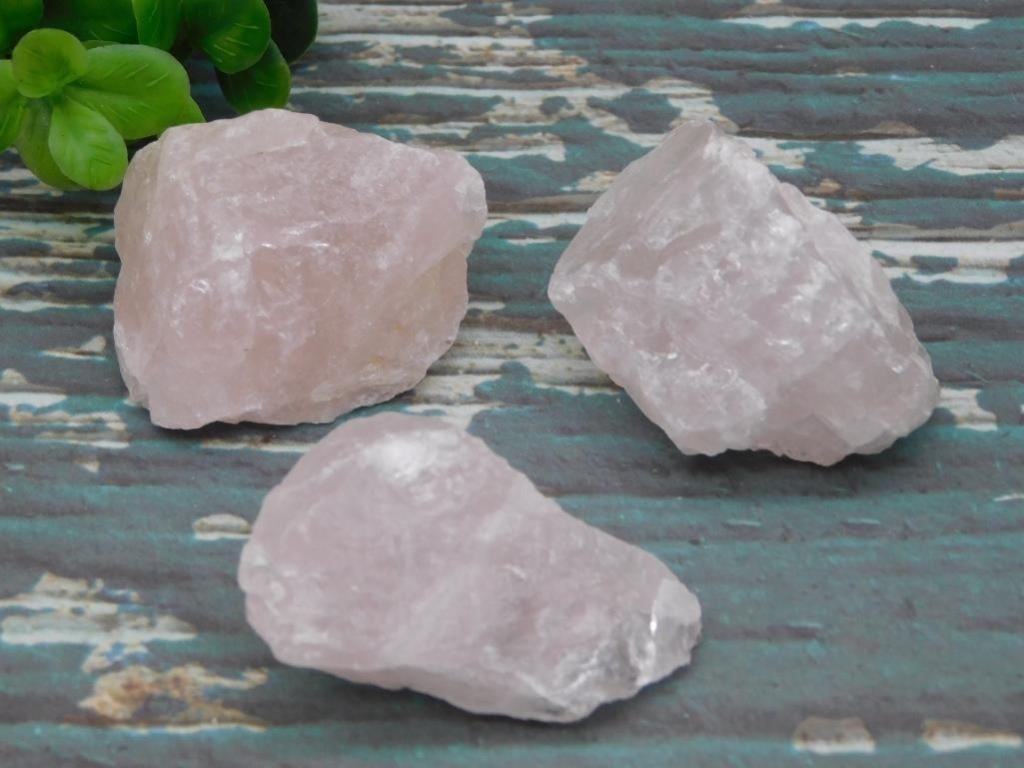 ROSE QUARTZ ROCK STONE LAPIDARY SPECIMEN