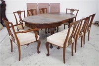 Georgian style 9 piece dining suite