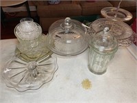 Various vintage cake plates/stands